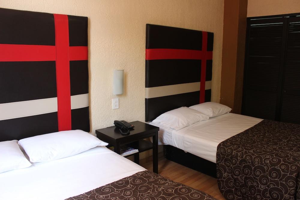 Hotel Del Parque Guadalajara Esterno foto
