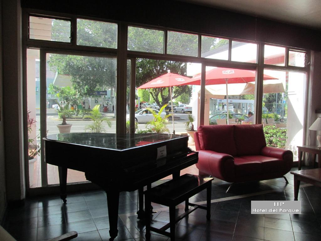Hotel Del Parque Guadalajara Esterno foto