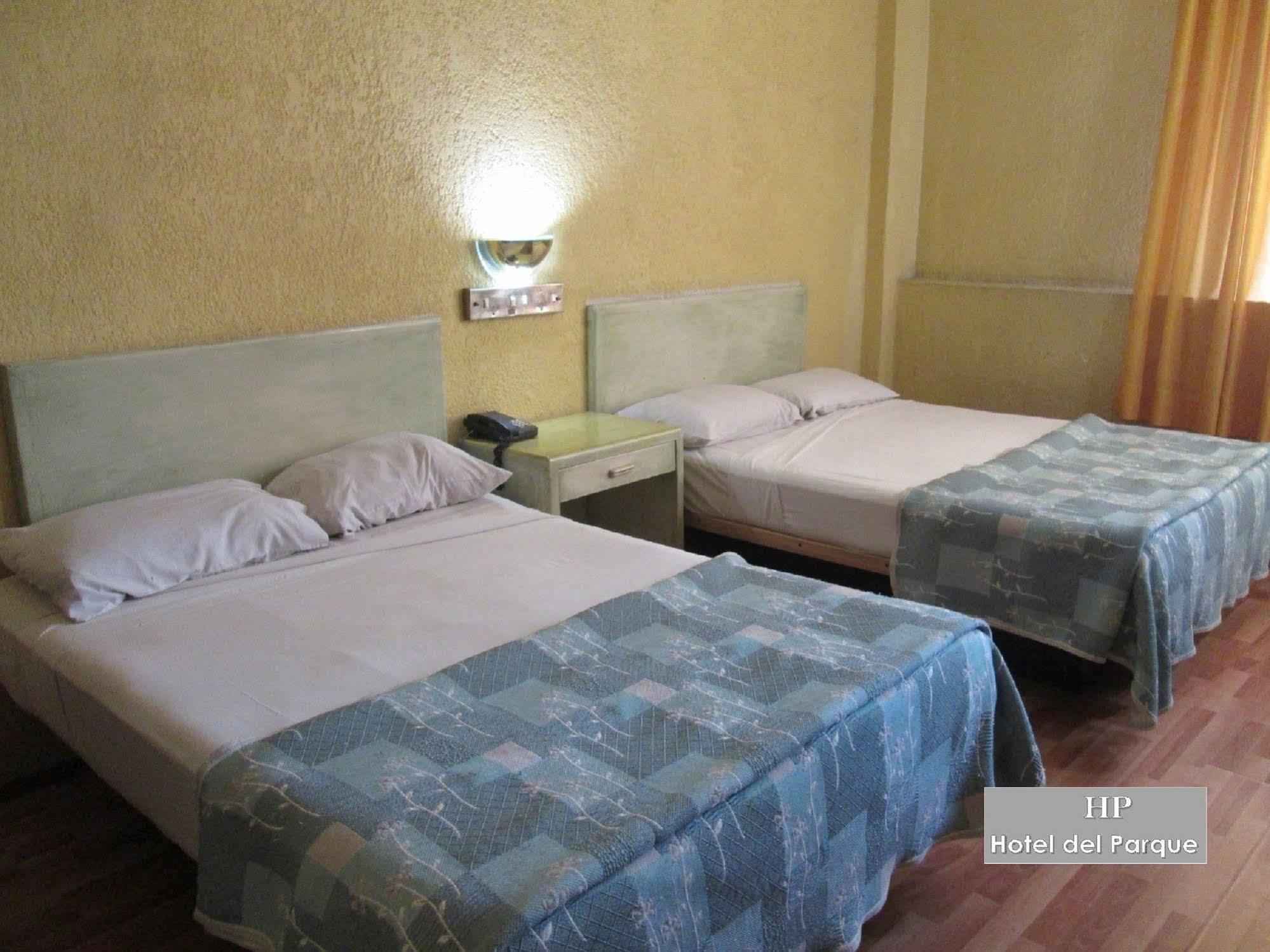 Hotel Del Parque Guadalajara Esterno foto