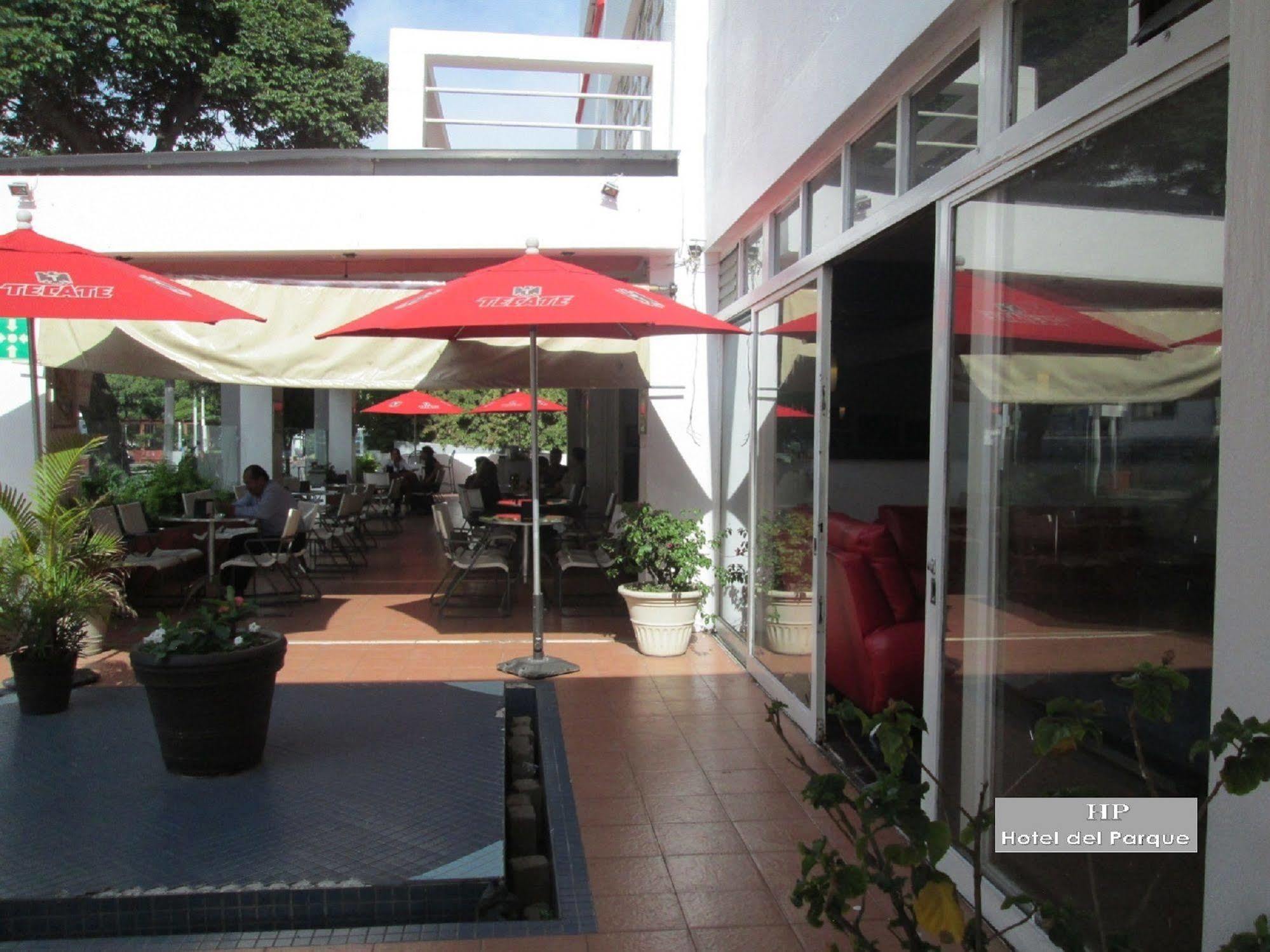 Hotel Del Parque Guadalajara Esterno foto