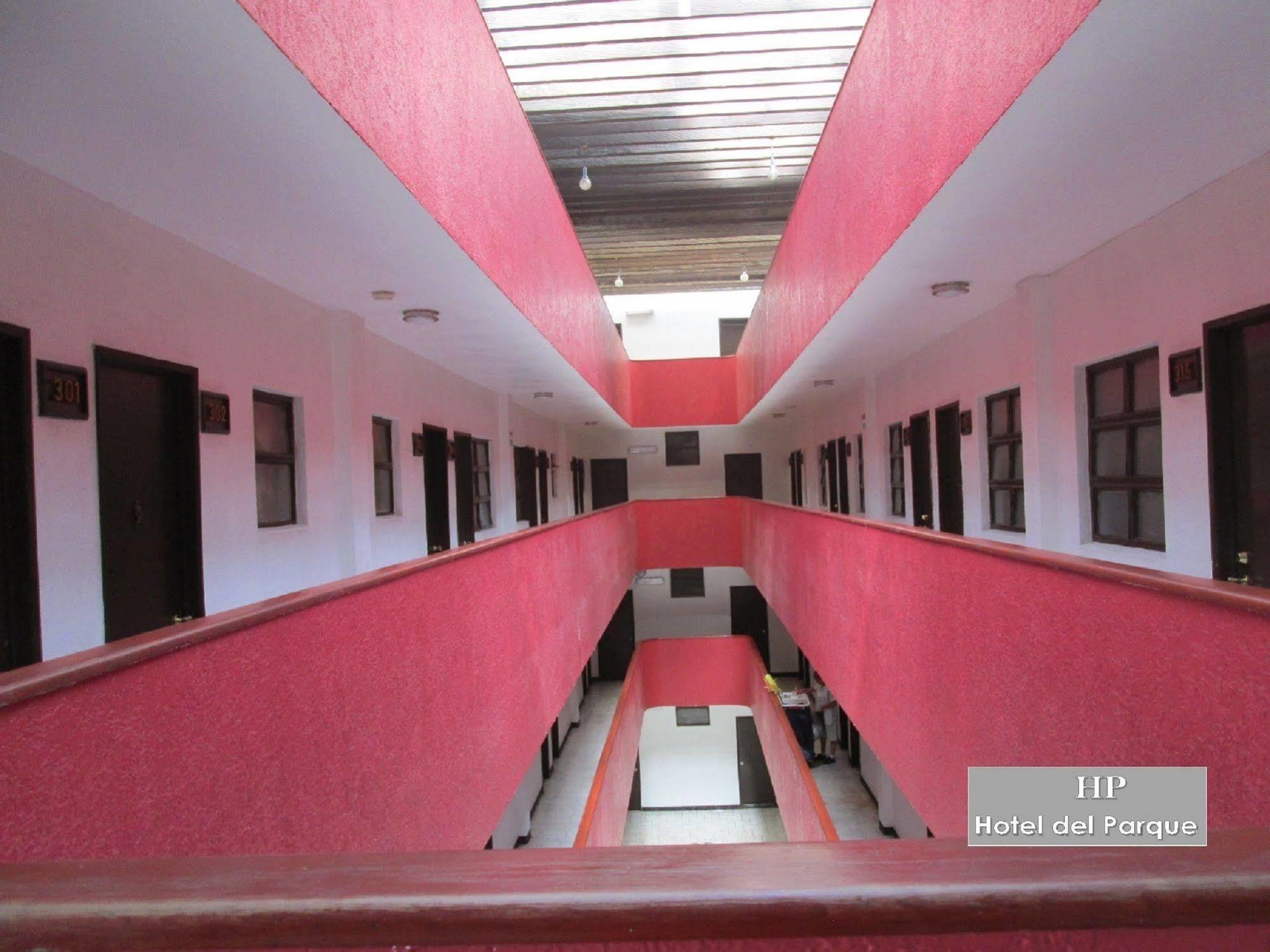 Hotel Del Parque Guadalajara Esterno foto